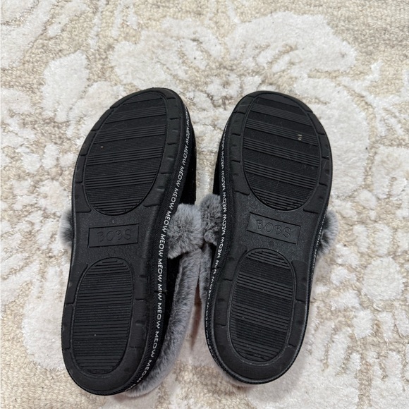 Slippers - Picture 3 of 3